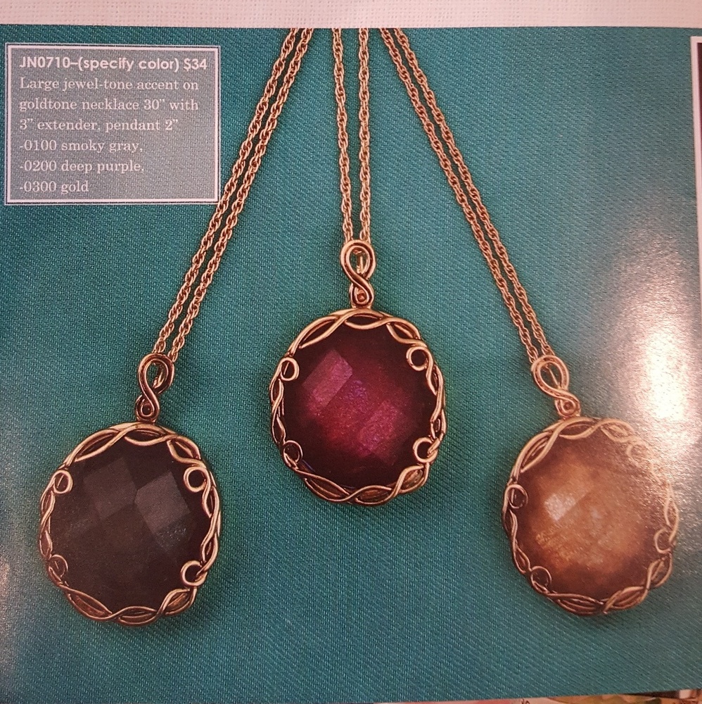 Lot of Initial Outfitters necklaces - Picture 2 of 4